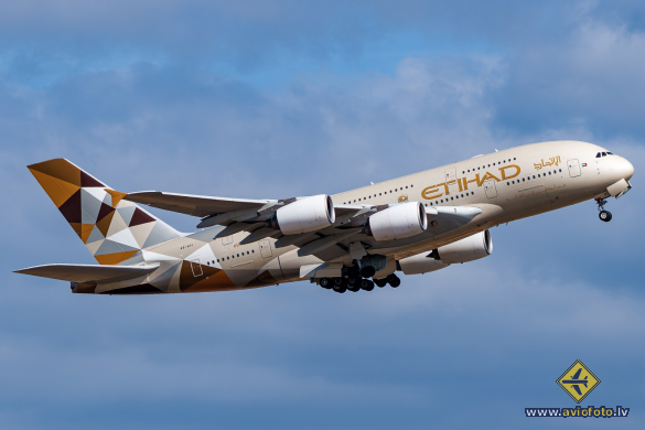 Airbus A380-861